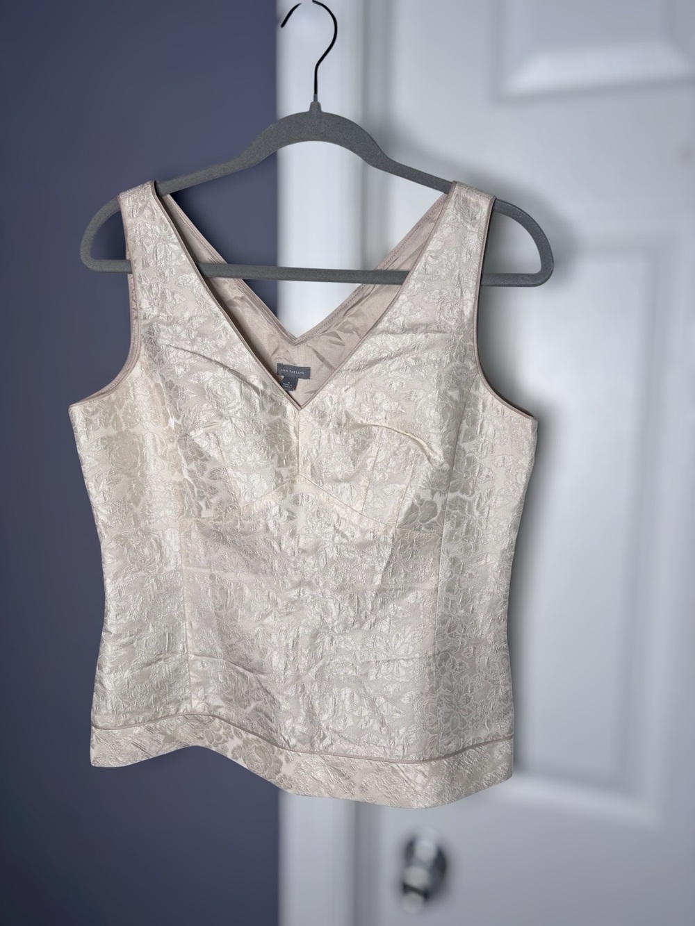 Ann Taylor Ivory Brocade V Neck Silk Blend Sleeveless Top Size 8